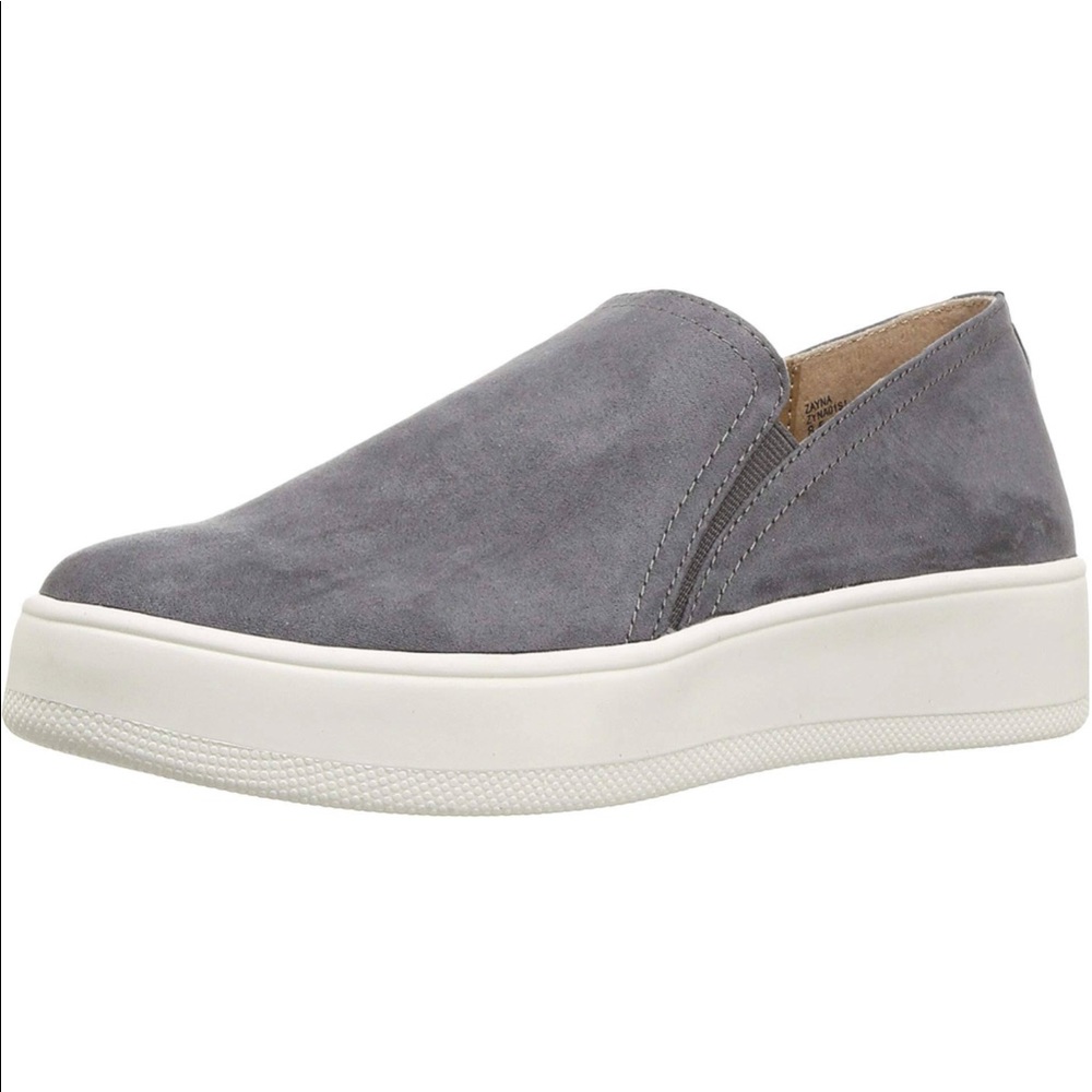 NWT Steve Madden Zayna slip ons